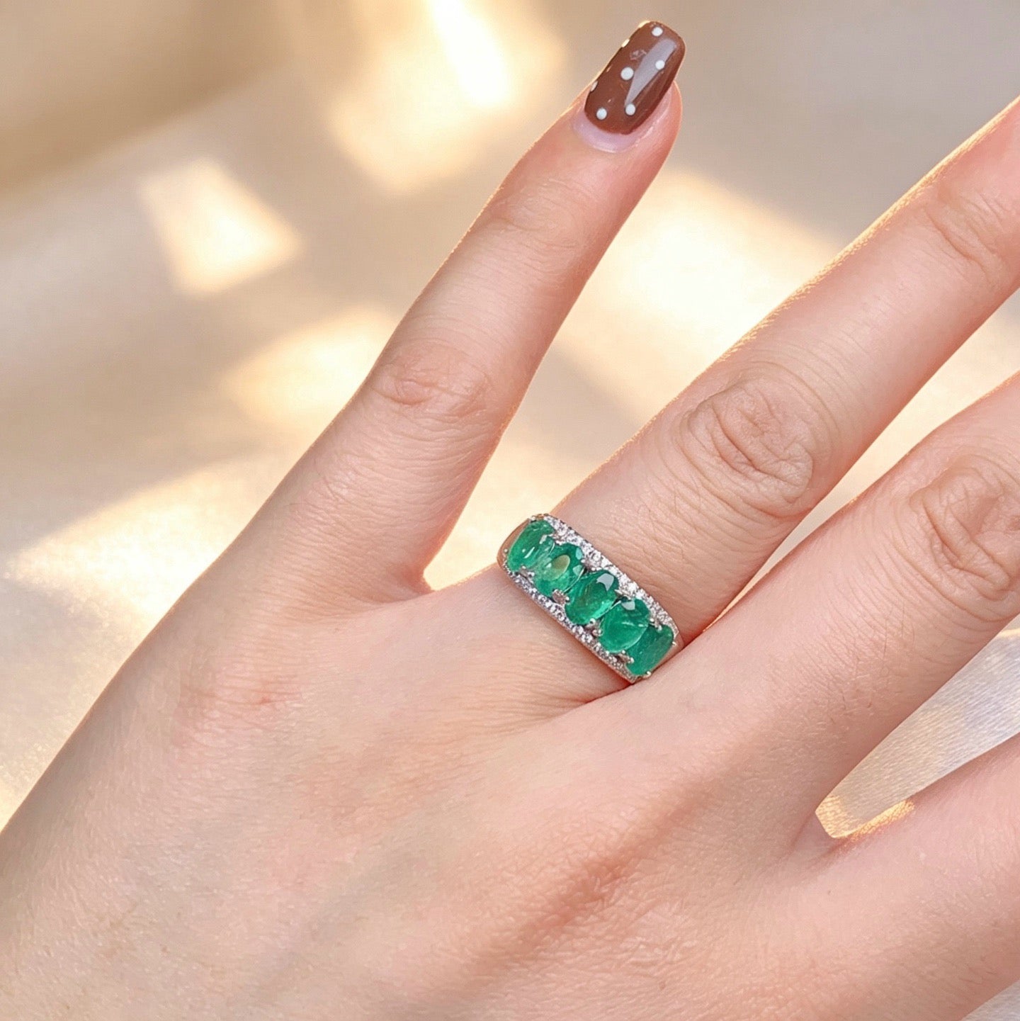 High-quality emerald ring